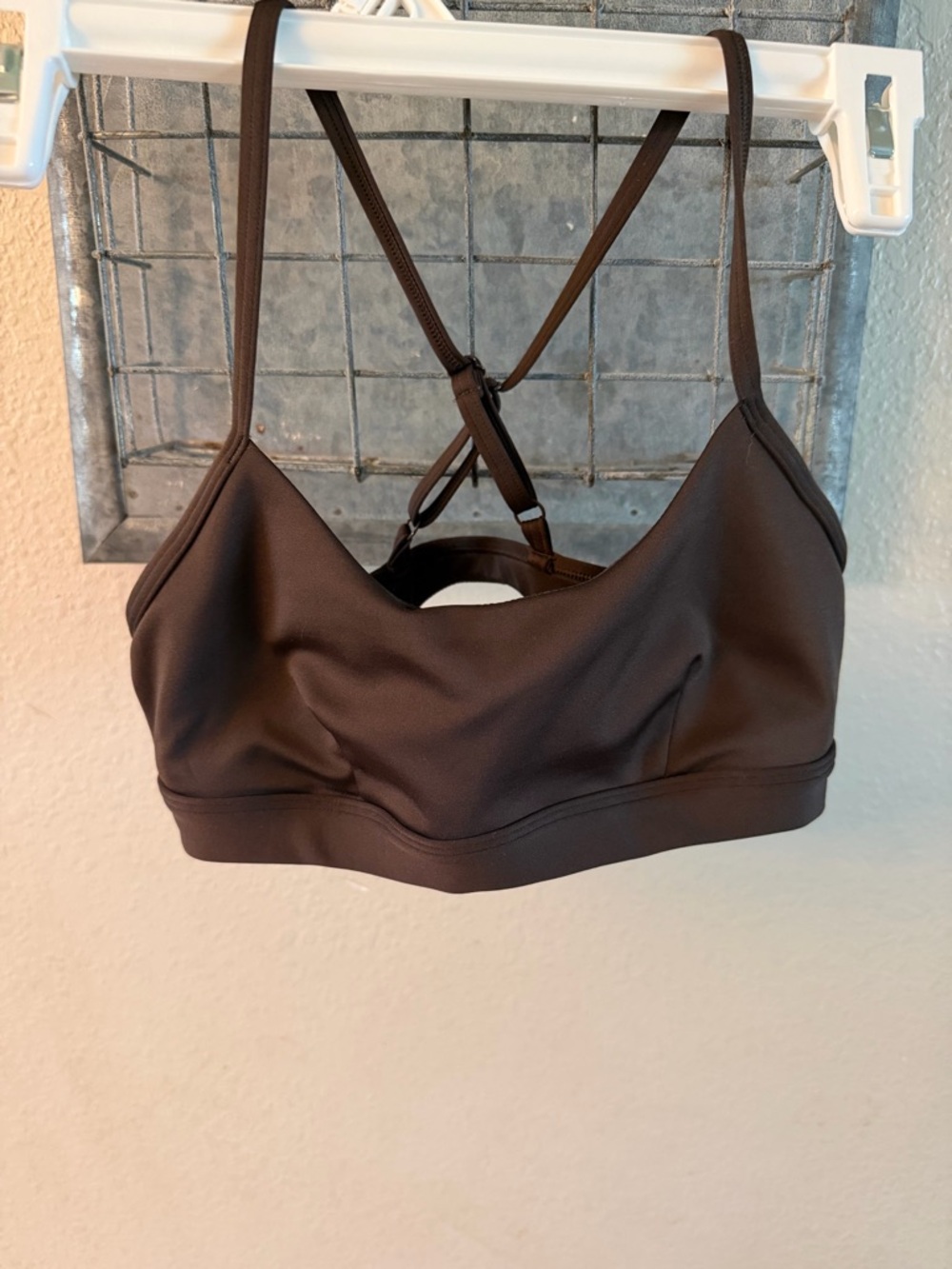 Alo Airlift Energy Short and Intrigue Bra SET– Espresso Brown - Picture 5 of 6